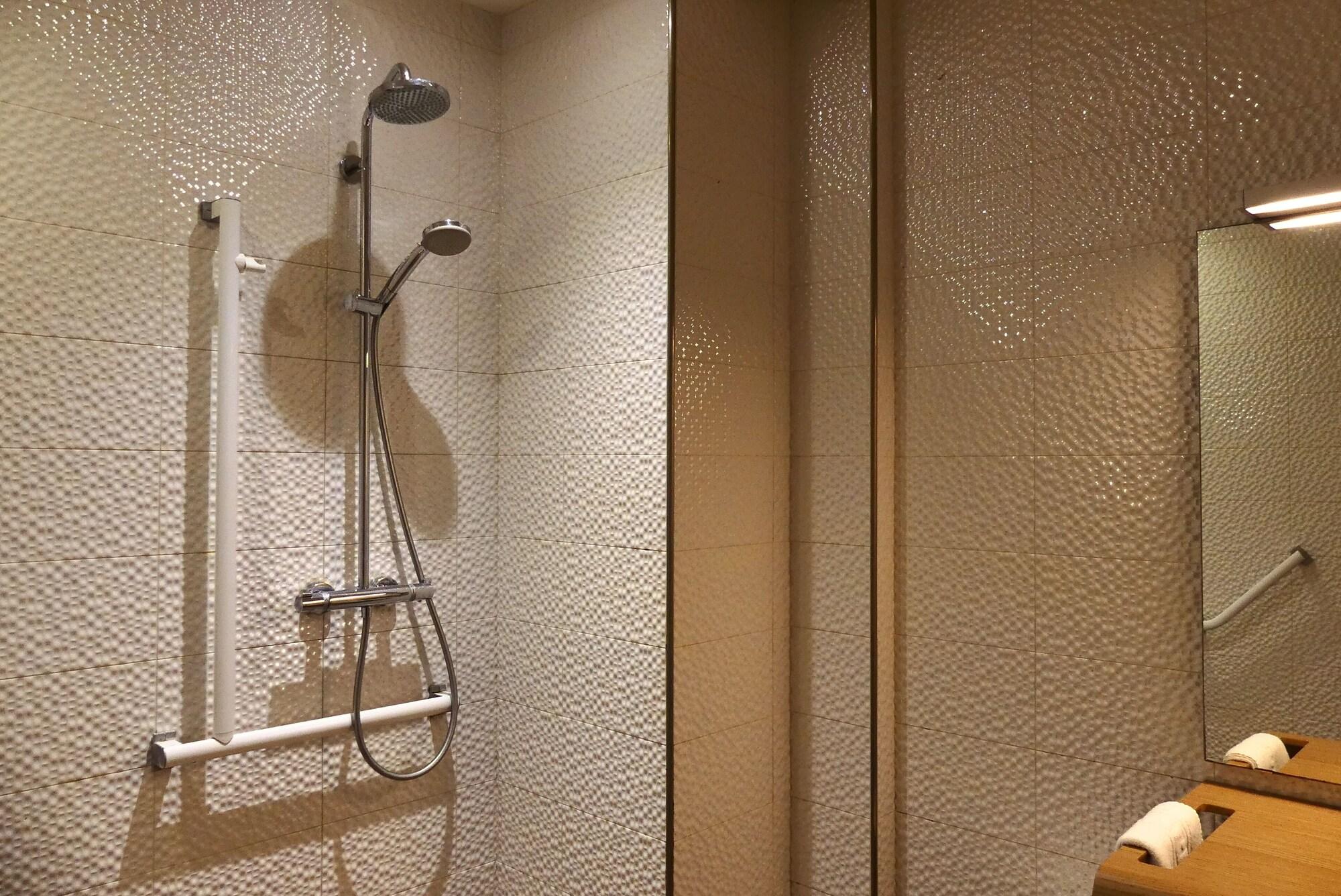 Contact Hotel Le Provencal Bordeaux Lac Екстериор снимка