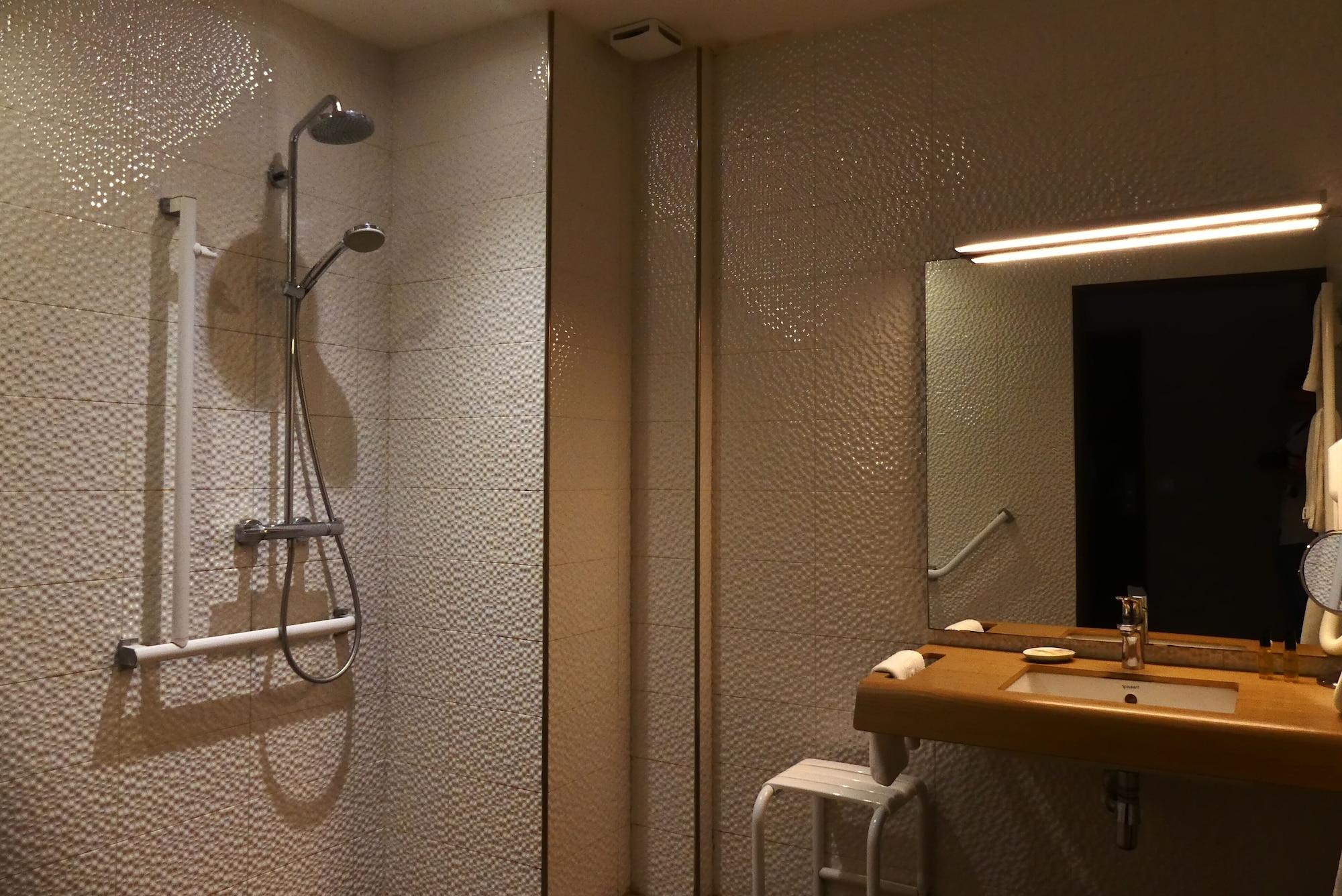 Contact Hotel Le Provencal Bordeaux Lac Екстериор снимка