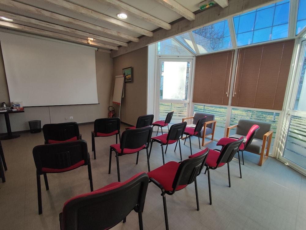 Contact Hotel Le Provencal Bordeaux Lac Екстериор снимка
